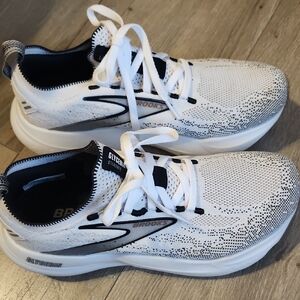 Brooks Glycerin Stealthfit 21 White and Black Sneakers